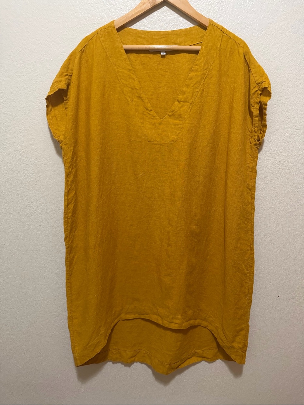 The Tiny Closet Oversized Linen V-Neck Tunic Size Medium Mustard Yellow